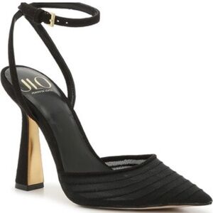 Jennifer Lopez Black Heels with Gold Accent